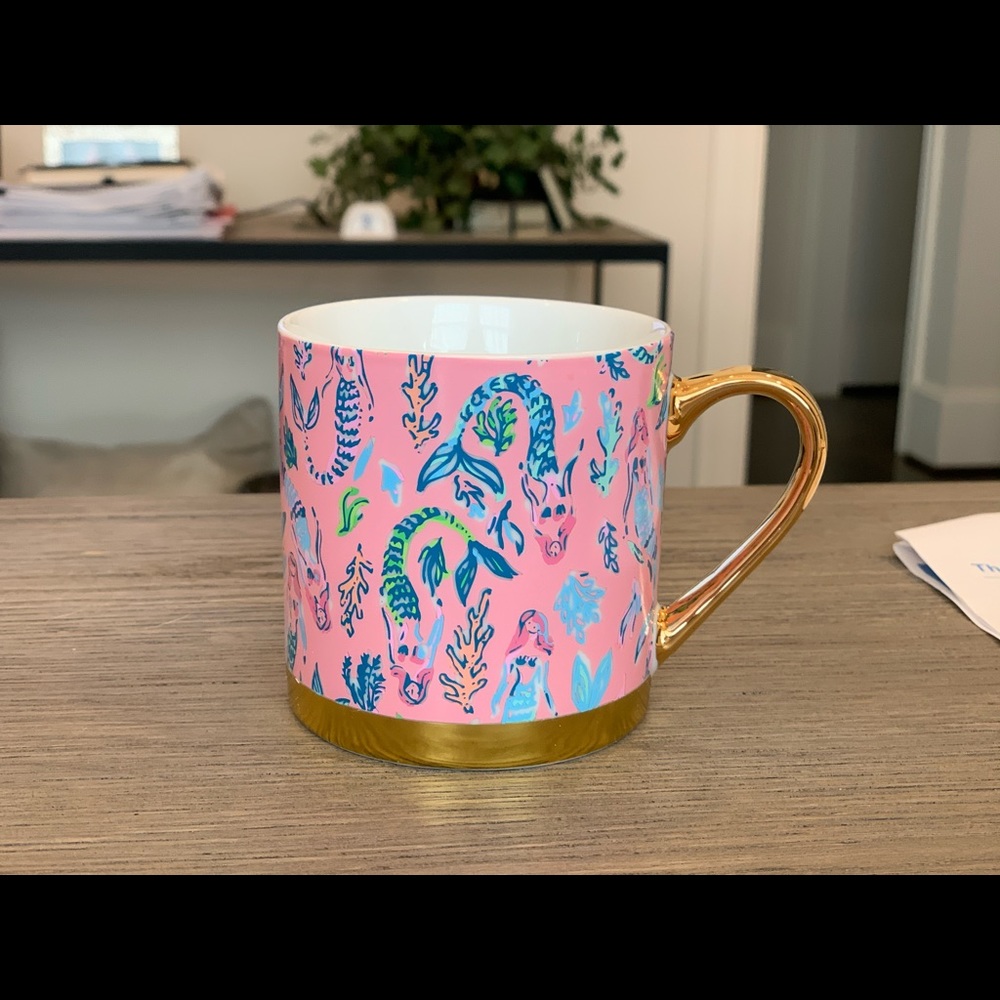 NWT—-Lilly Pulitzer Mug (Girls Night Out)